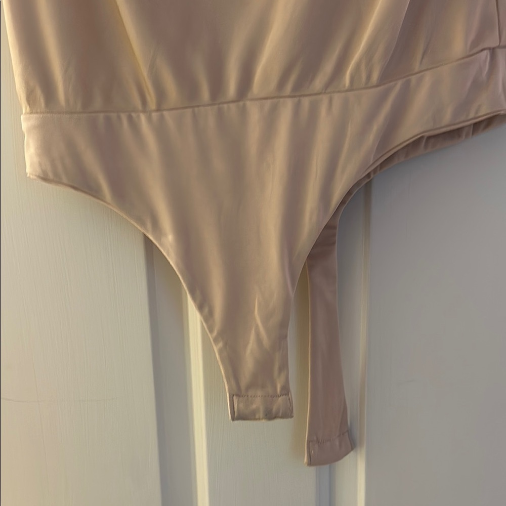 ASTR Cowl neck Champagne Bodysuit - Picture 3 of 6